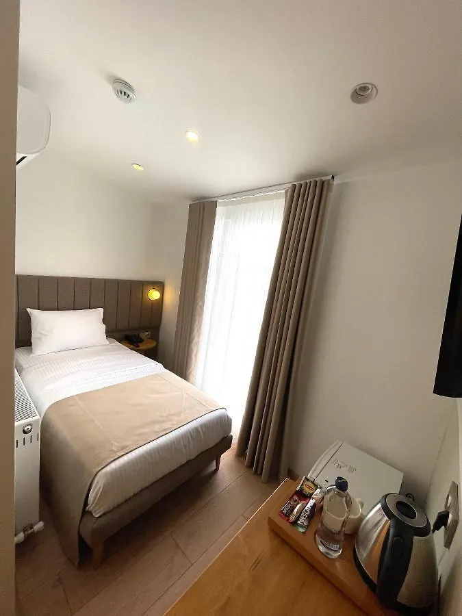 Meshk Airport Hotel Arnavutkoy 3*,
